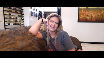 Mama Hot Temanku Butuh Bantuan Untuk Melupakan Perceraian, Clover Baltimore Siap Menghangatkan Malammu