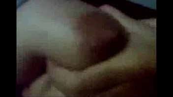 Goyang-goyang Sendiri Ala Indo Yang Bikin Kamu Klepek-klepek