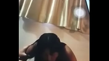 Mengulum Kontol Dengan Nafsu