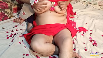 Istri Nakal Desi Dalam Gaun Merah Putih, Adegan Mesum Rumahan Dengan Suara Erotis Berbahasa Hindi