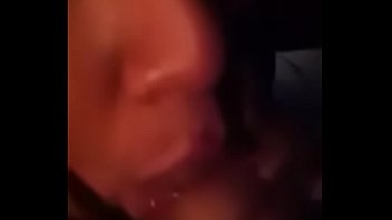 Gadis Desis Ngesot Dengan Nafsu, Mulutnya Menggila Menghisap Penuh Gairah