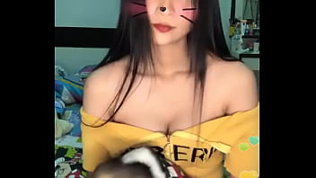 Live Panas Cewek Asia Lagi Buka Baju