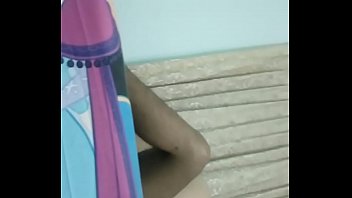 Bicara Mesra Dengan Lebahku Yang Menggoda