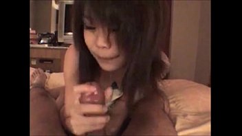 Gadis Asia Amatir Ngesot Ngocok Kontol Gede Sampe Crot