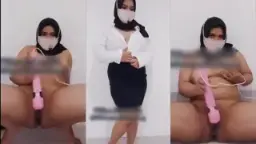 Laela Membara Usai Pulang Kerja, Tangannya Tak Kuasa Menahan Hasrat