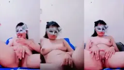 Menggoda Lubang Basahmu Dengan Botol Aqua Hingga Merintih Nikmat