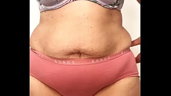 Gadis India Menggoda Melepas Gaun Formal Hingga Tersisa Lingerie Seksi
