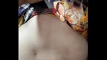 Bidadari Desa India Menggoda Di Alam Terbuka