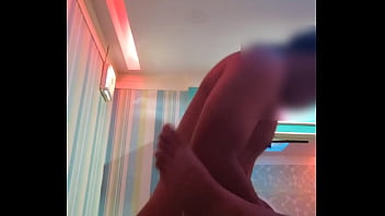 Remaja Thailand Menggoyang Gadis Mungil