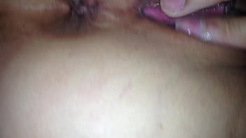 Vagina Tionghoa Diperbesar Hingga Detail Intimnya Terlihat Jelas