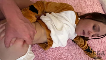 Anak Tiri Dihardiki Oleh Ayah Tirinya Yang Gagah