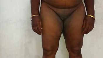 Wanita India Seksi Dari Berbagai Daerah, Vanitha, Memakai Sari Biru Menggoda, Memperlihatkan Payudara Besar Dan Area Intim Yang Mulus, Meremas Payudara Dan Merangsang Diri Dengan Nafsu