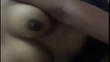 Puting Hitam Manis Gadis India