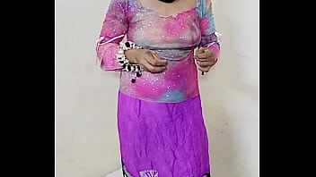 Ini Bukan Wanita Arab Asli, Dia Adalah Api, Betapa Indahnya Kelembutan Itu, Betapa Mempesona Matanya Yang Menggoda.