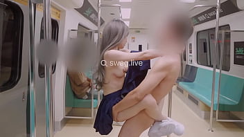 Mrt上玩跳蛋被痴汉猛插内射到高潮