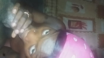 Gadis Nakal Mengulum Batangku