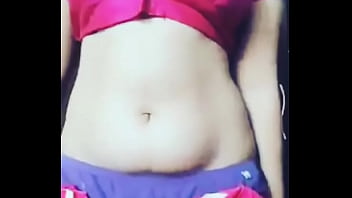 Desi Yang Menggoda