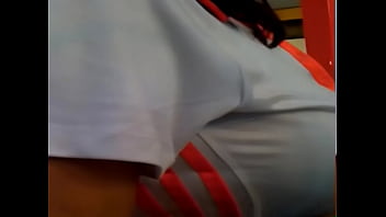 Payudara Desi Menggembung Di Balik Kaos Ketat