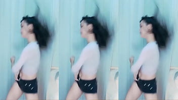 Cô Gái Trung Quốc Thoát Hiểm Gợi Cảm Trên Mái Nhà Rực Lửa