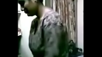 Desi Bengali Ibu Rumah Tangga Dengan Payudara Besar Yang Menggoda