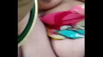 Desi Roshni Bhabhi Memamerkan Barang Berharganya Yang Menggoda