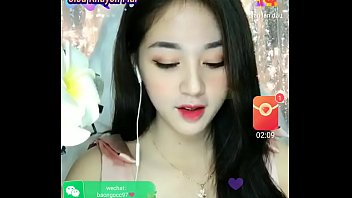 Gadis Asia Menggoda Di Uplive, Aksi Panasnya Bikin Penonton Gak Mau Berhenti Nonton