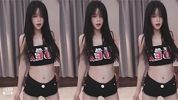 Cô Nàng Trung Hoa Quyến Rũ Với Vũ điệu Cơ Thể Nóng Bỏng