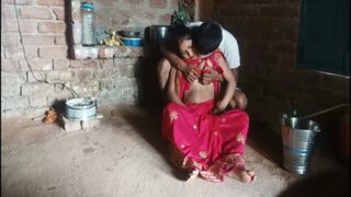 Devar Menggali Celah Basah Bhabhi Barunya Dalam Film Biru India Yang Panas
