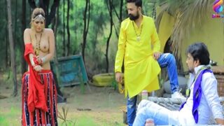 Film India Terpanas Untuk Penggemar Adegan Desa Yang Menggairahkan