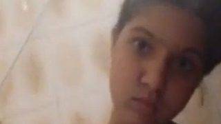 Gadis India Tercabul Mandi Dan Menggoda Di Video Mms