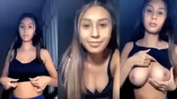 Gadis Remaja Dengan Payudara Montok Dan Mulus