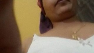 Tante Bhopal Pamer Tubuh Telanjang Di Video Selfie Menggoda
