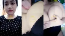 Vhavha Pamerin Uting Teteknya Yang Menggoda