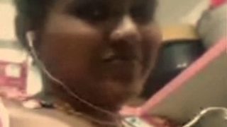 Video Chat Panas Desi Pamer Payudara Montok