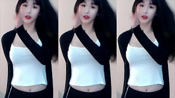 Cô Nàng Trung Quốc Phô Diễn đường Cong Trên Tàu Lượn Siêu Tốc