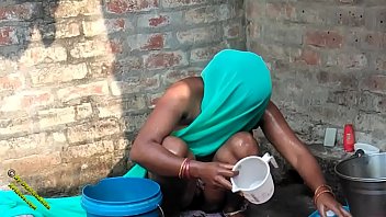 Video Mandi Seksi Radhika Desa India Dalam Bahasa Hindi