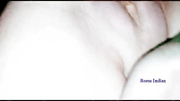 Bhabhi Garmi Mein Chudwati Hai Boyfriend Se Anal Ghar Par Hindi Audio Ke Saath