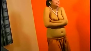 Bidadari India Rupali Bhabhi Menggoda Dengan Tubuh Telanjangnya