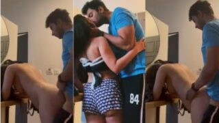 Cowok Ganas Mengebor Lubang Panas Pacar Seksi Dalam Video Mesum India