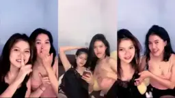 Dua Cewek Lokal Indonesia Seksi Saling Meremas Payudara