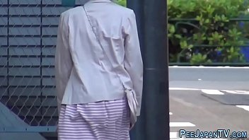 Pelacur Jepang Kencing Sembarangan Di Luar Ruangan