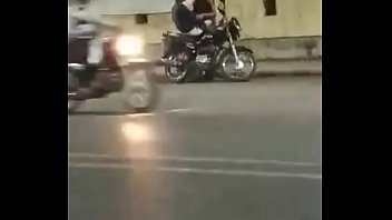 Gadis India Di Navsari Kaliawadi Tampil Seksi Di Jalan Umum