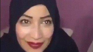 Gadis Pakistan Yang Menggoda Memberikan Kenikmatan Mulut Yang Tak Terlupakan