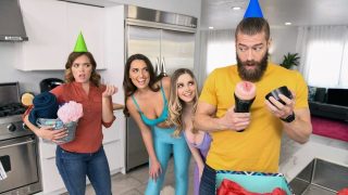 Menghancurkan Rekanku Yang Seksi Dalam Adegan Lesbian Panas