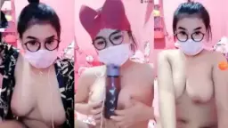 Sheila Telanjang Bugil Tampil Menggoda