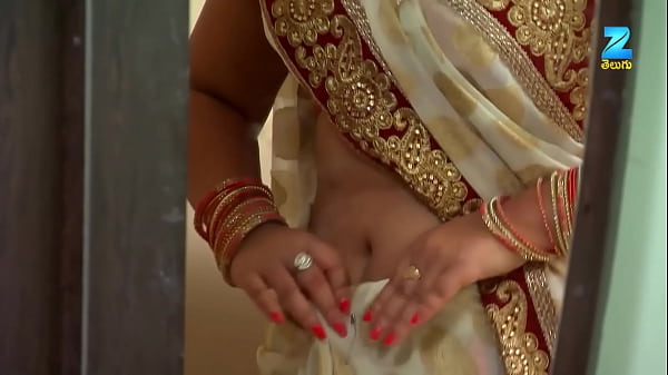 Pameran Pusar Seksi Dan Menggoda Dari Bintang Serial India