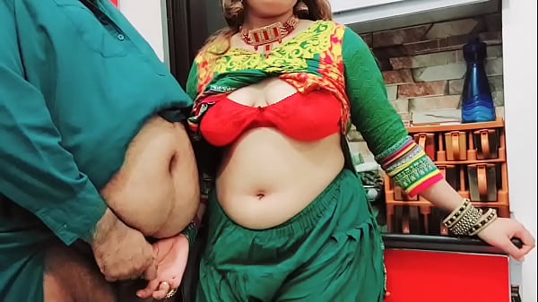 Istri India Bercinta Nyata Dengan Teman Ayah Tirinya, Suara Hindi Jelas Dengan Obrolan Panas Sepanjang Adegan