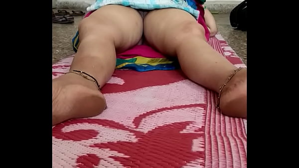 Pijat Sensual Oleh Bibi Desi Yang Menggoda