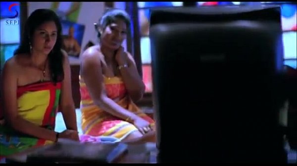 Gadis Nakal Menyaksikan Mms – Adegan Panas – Zehreeli Nagin [2012] – Dub Hindi
