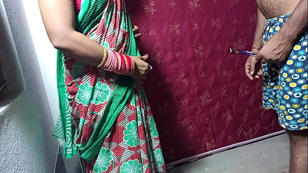 मौसी ने भांजी को चॉकलेट देकर उसकी चूत मारी